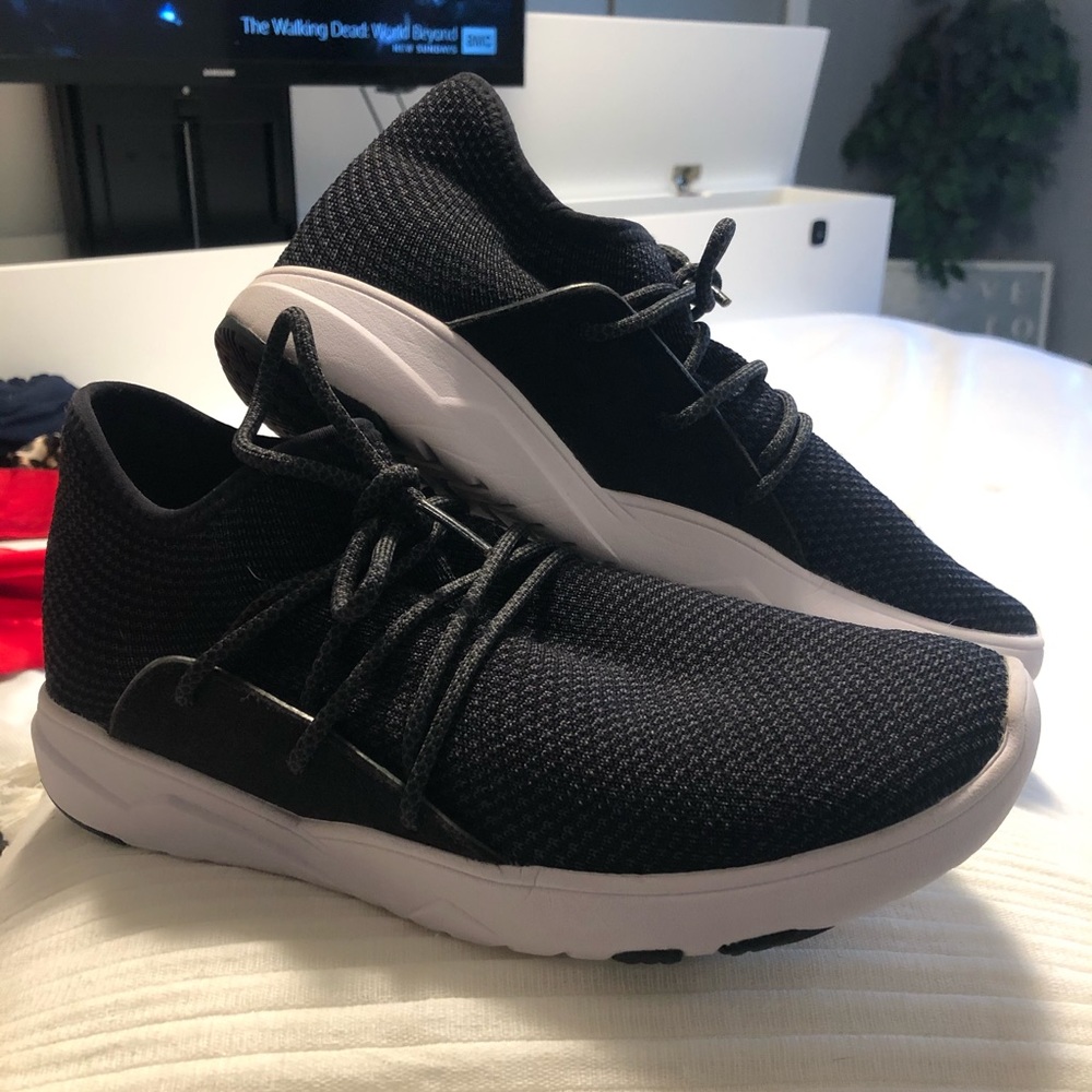 Vessi sneakers size 8